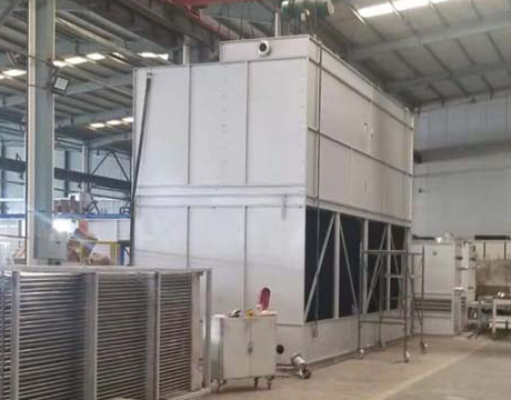 逆流闭式冷却塔